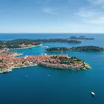 Stunning Apartment In Rovinj With Kitchen
