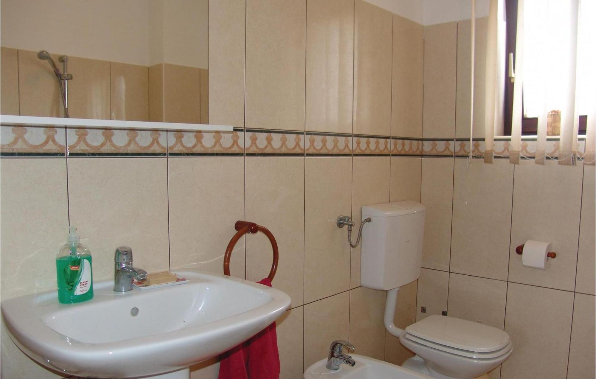 Apartment Stunning In With Kitchen Rovinj