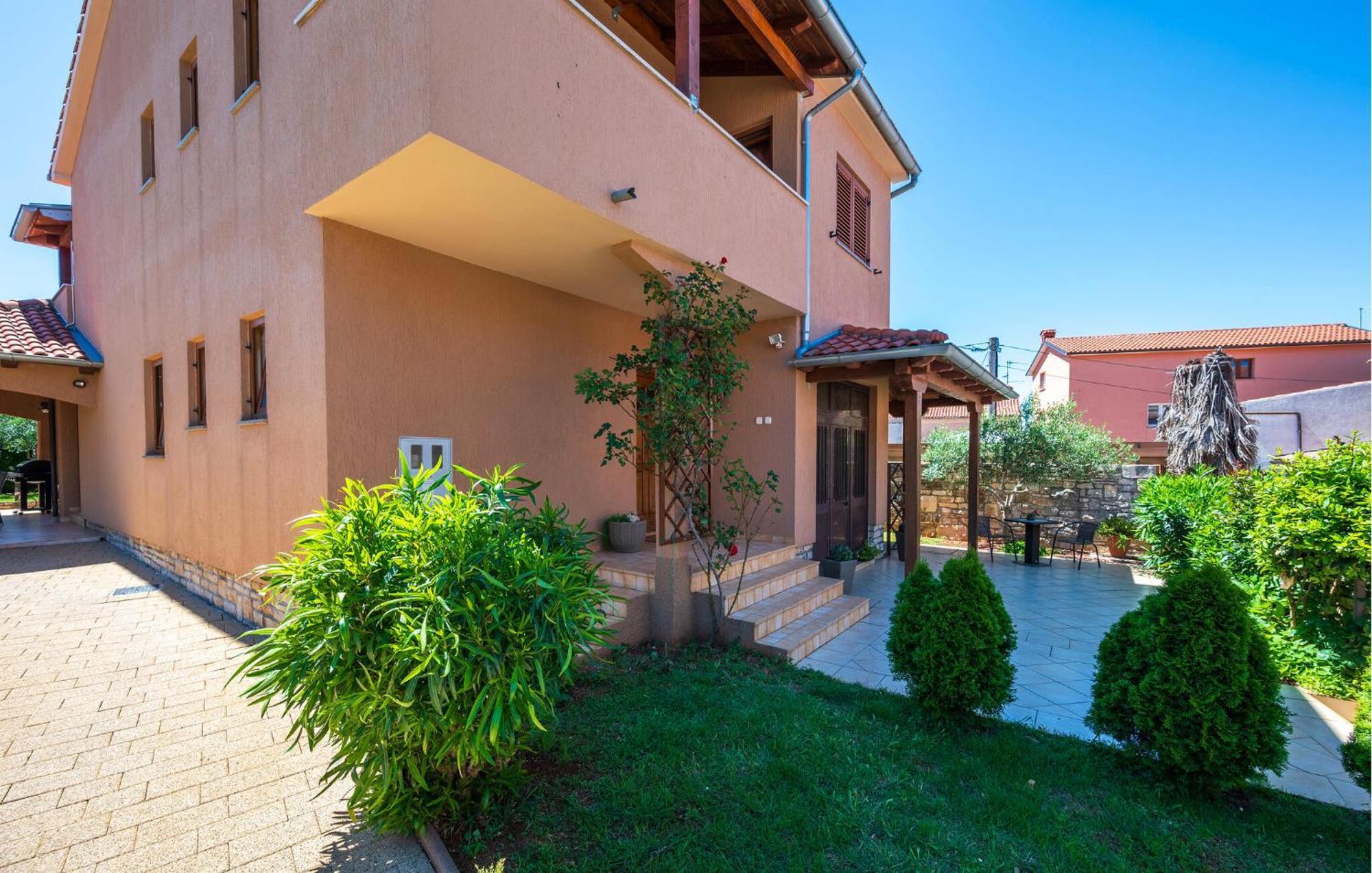 Stunning In With Kitchen Apartment Rovinj
